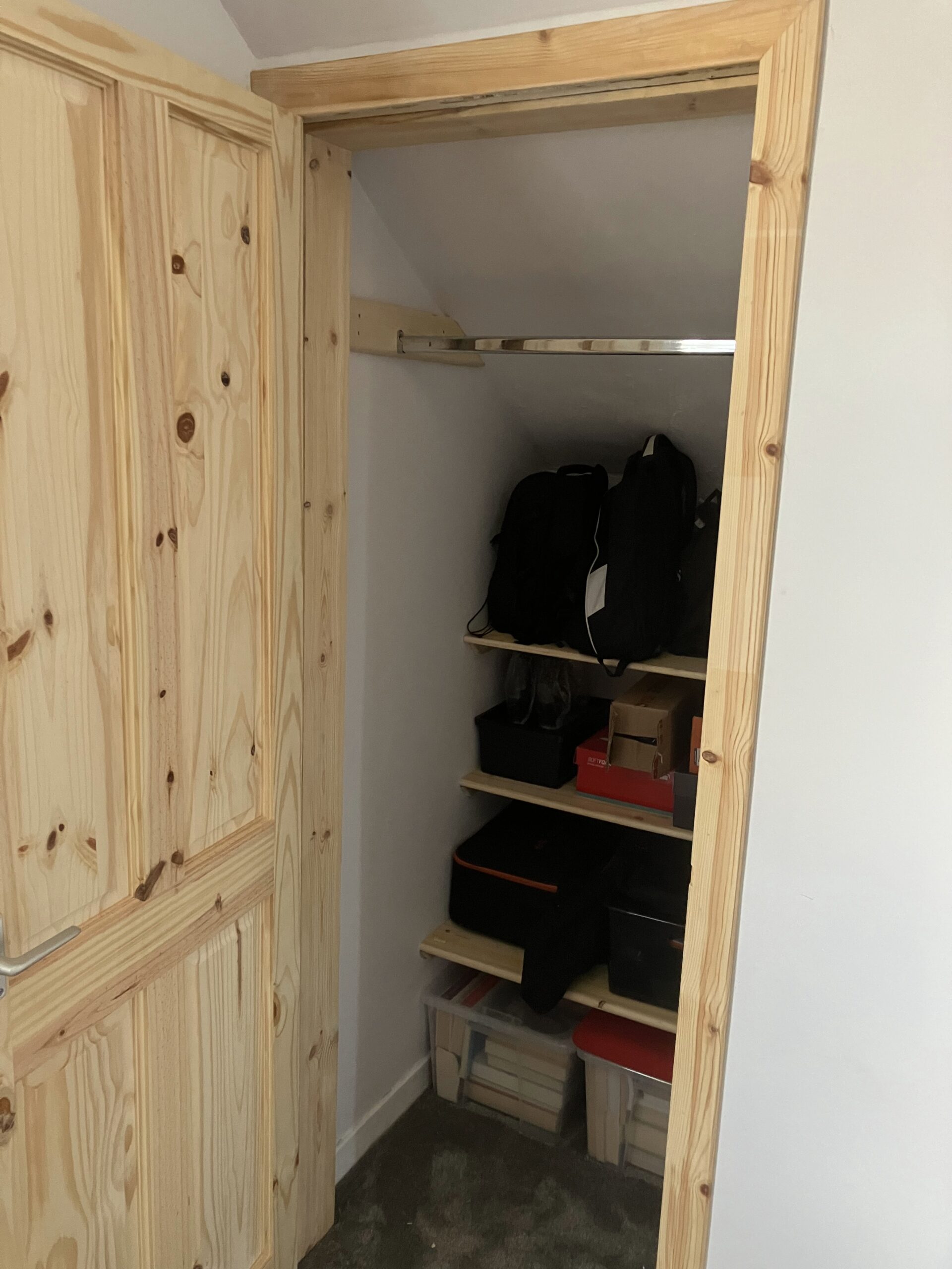 Development of a Cupboard Niche — Airdrie