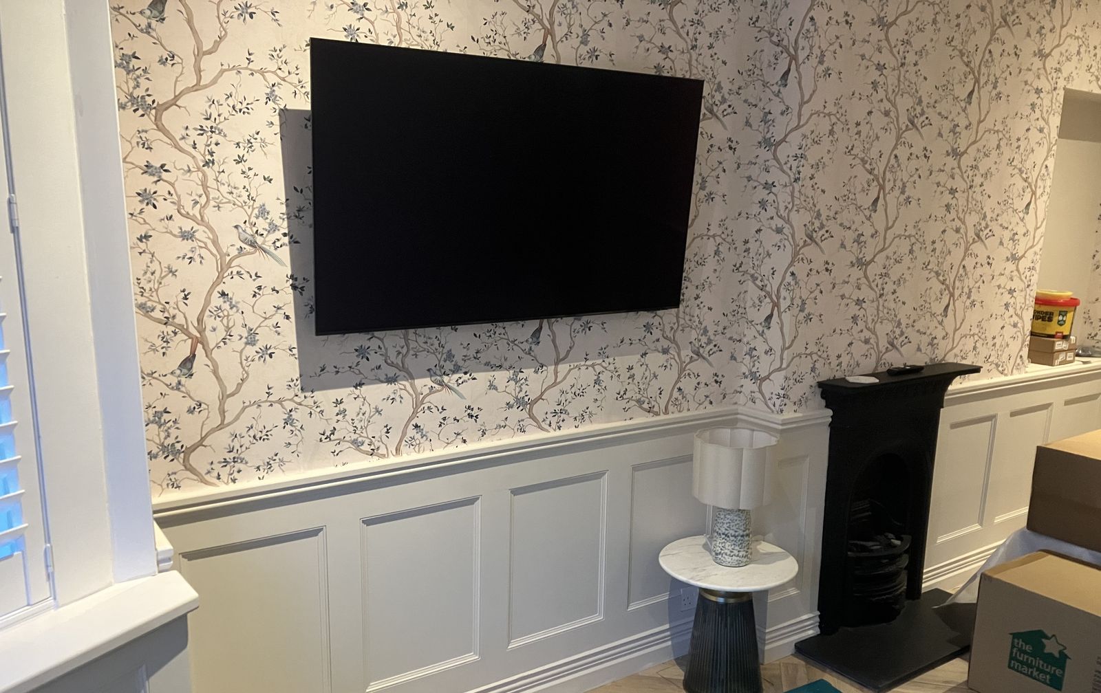 Living Room Panelling Round a Bay Window — gallery photo