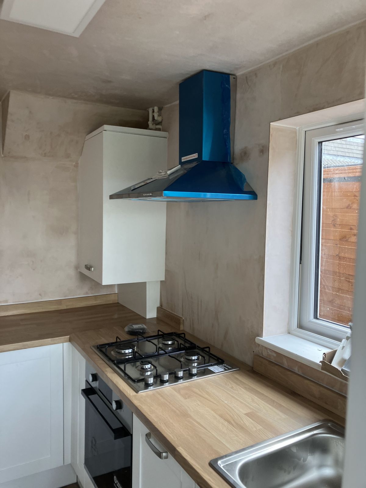 Open-Plan Kitchen with a Breakfast Bar — gallery photo