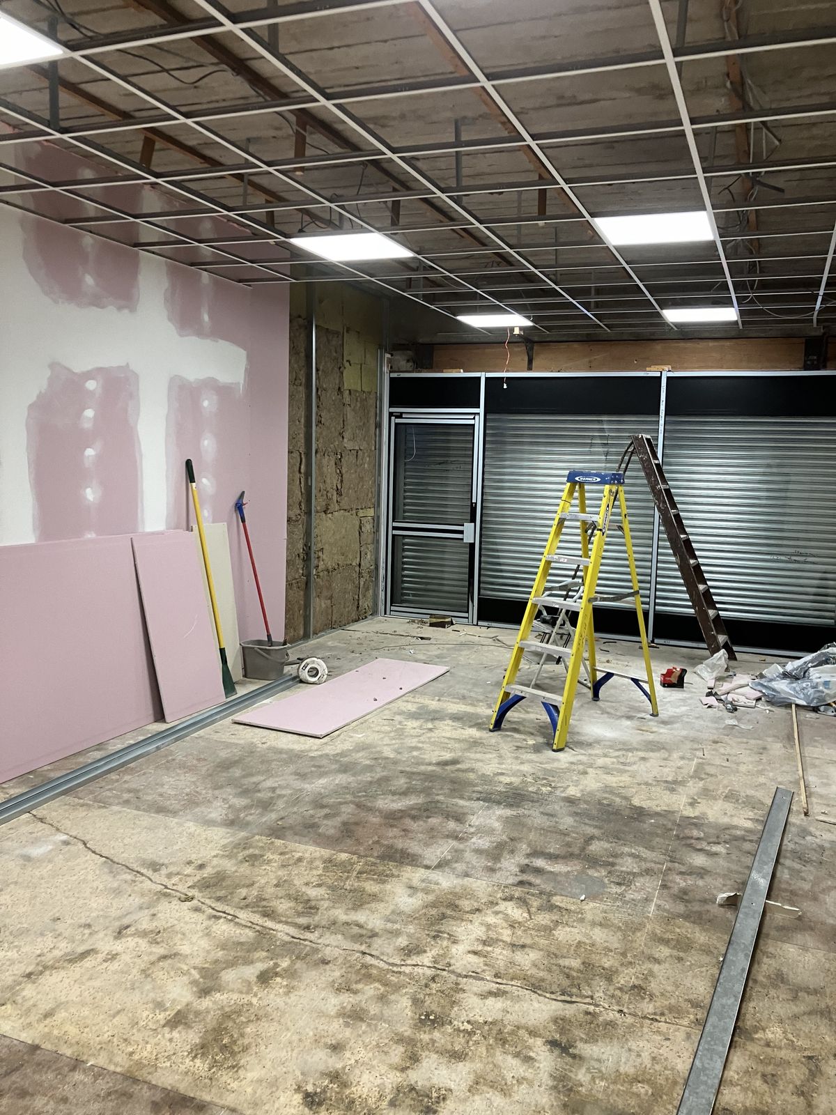 Shop Unit Fit-Out with a Fire Wall — gallery photo