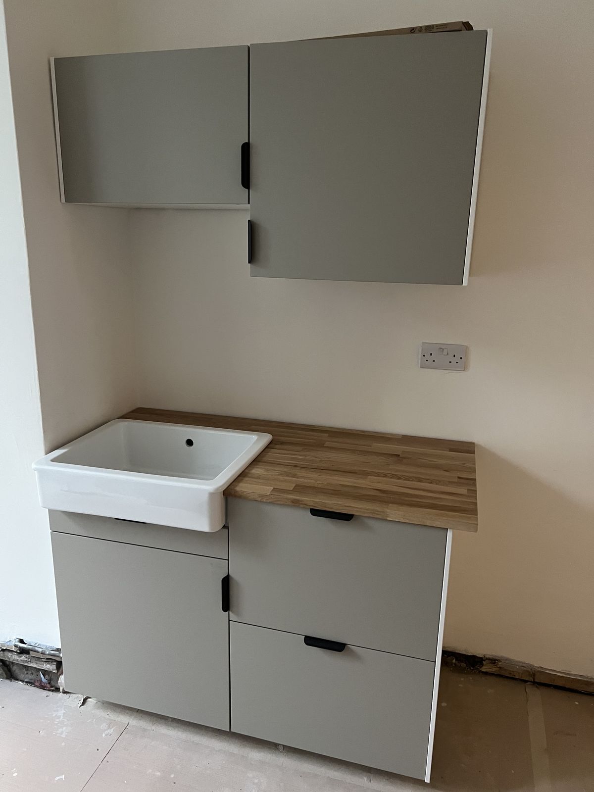 Shop Unit Fit-Out with a Fire Wall — gallery photo